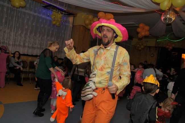 Światowe tańce w Stokrotce - fotorelacja