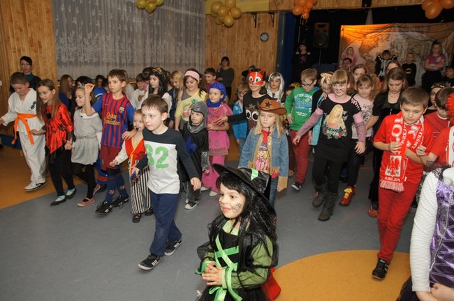 Światowe tańce w Stokrotce - fotorelacja