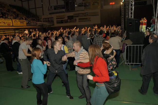 Weekend roztańczył halę