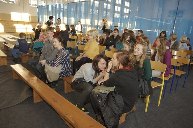 Przedstawienie na drzwi otwarte