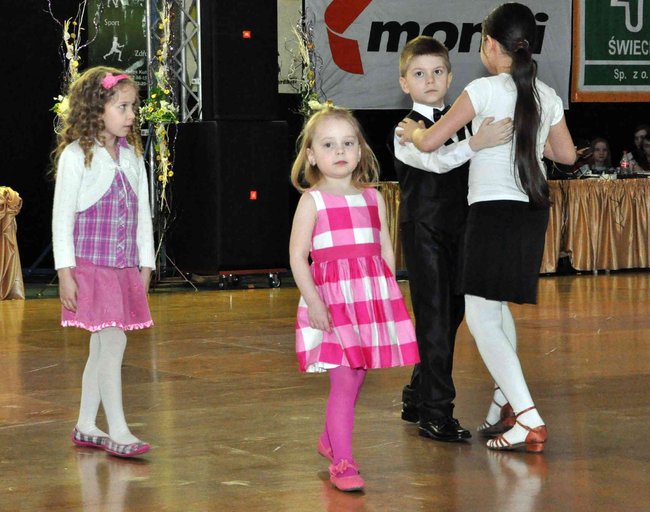 Turniej tańca towarzyskiego ? relacja foto i wideo