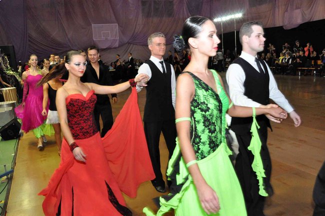 Turniej tańca towarzyskiego ? relacja foto i wideo
