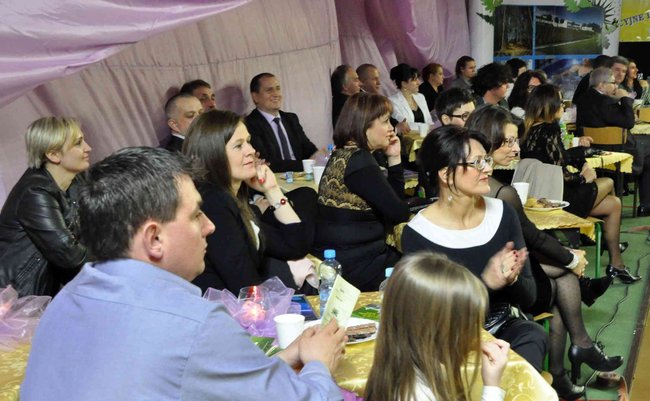 Turniej tańca towarzyskiego ? relacja foto i wideo