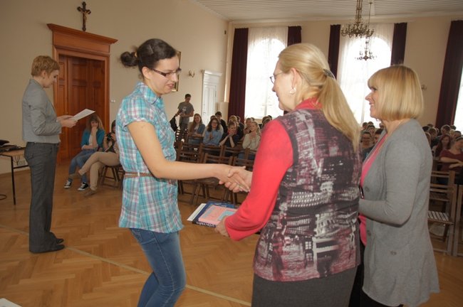 Karolina ma matematykę w małym palcu