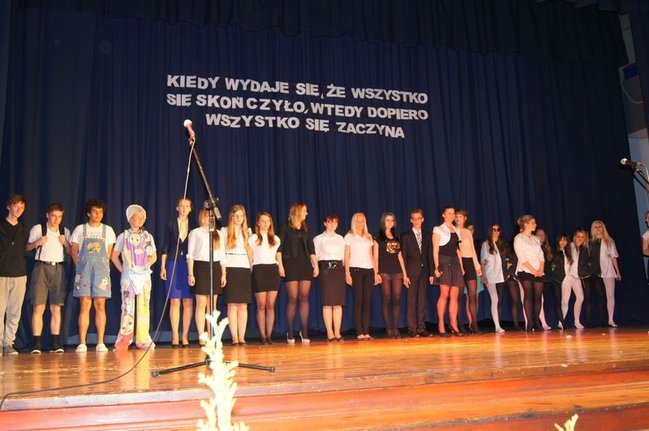 Licea żegnały maturzystów