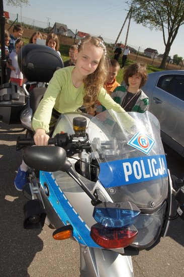 Policja na boisku w Grucznie