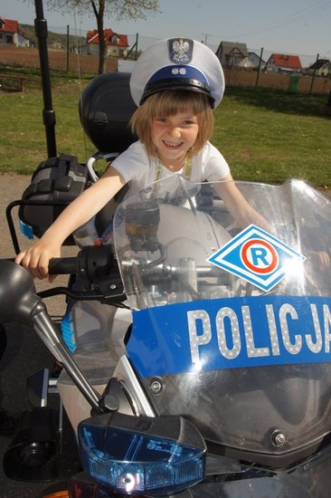 Policja na boisku w Grucznie
