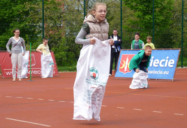 Sport i zabawa na świeckim Orliku