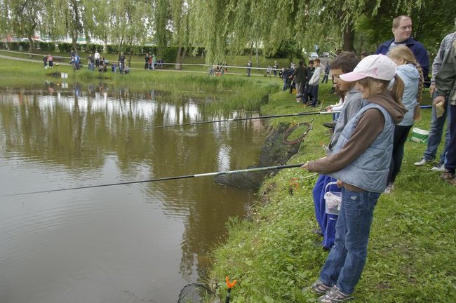 Wędkowali na Dzień Dziecka