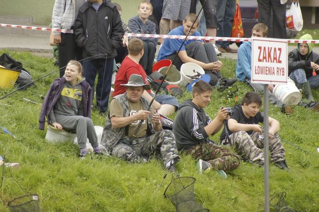 Wędkowali na Dzień Dziecka