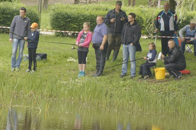 Wędkowali na Dzień Dziecka