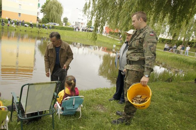 Wędkowali na Dzień Dziecka