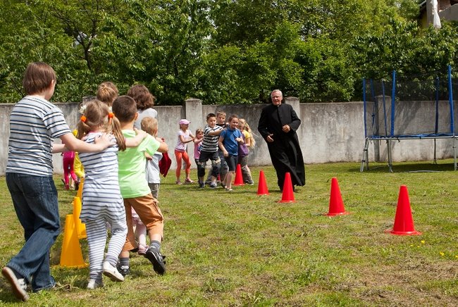 Piknik na jubileusz księdza