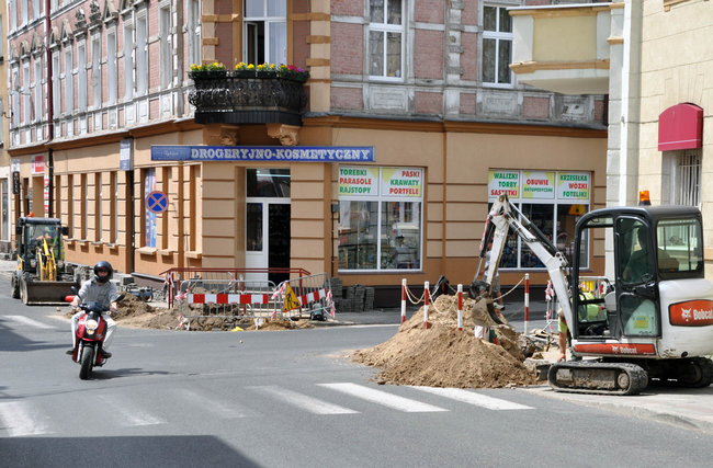 Wyrywają trzydziestoletnie kable