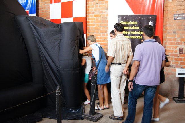 Przez teleskopy można patrzeć też na słońce