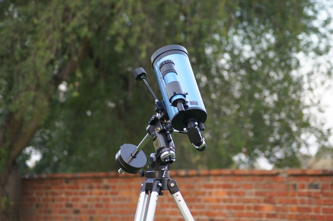 Przez teleskopy można patrzeć też na słońce