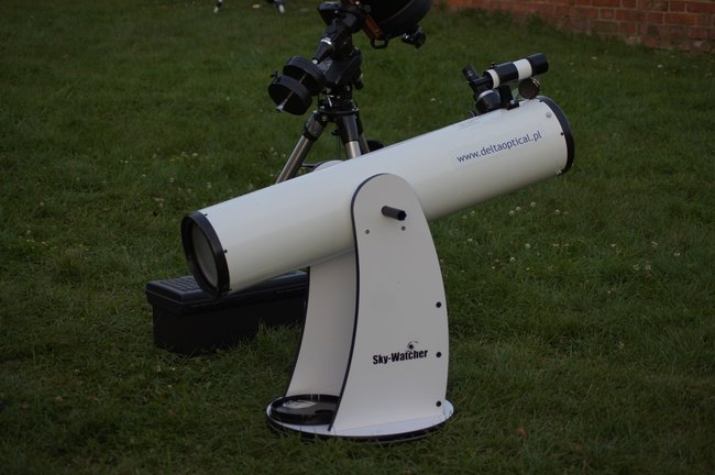 Przez teleskopy można patrzeć też na słońce