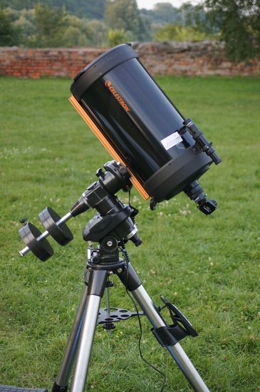 Przez teleskopy można patrzeć też na słońce