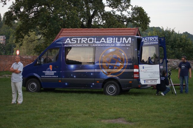 Przez teleskopy można patrzeć też na słońce