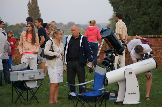 Przez teleskopy można patrzeć też na słońce