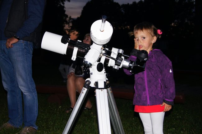 Przez teleskopy można patrzeć też na słońce