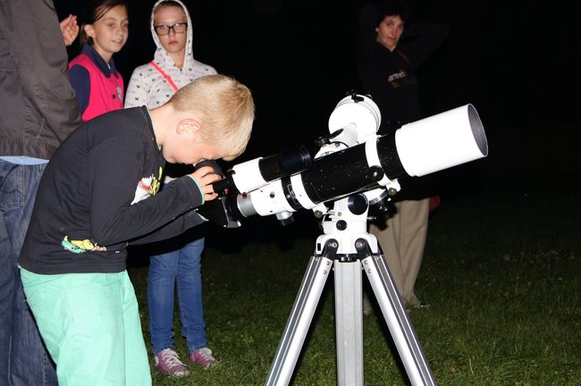 Przez teleskopy można patrzeć też na słońce