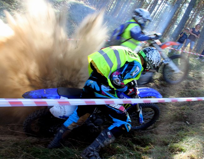 Prawie trzystu zawodników walczyło w kurzu i błocie