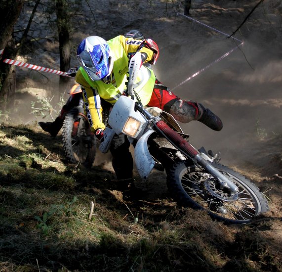 Prawie trzystu zawodników walczyło w kurzu i błocie