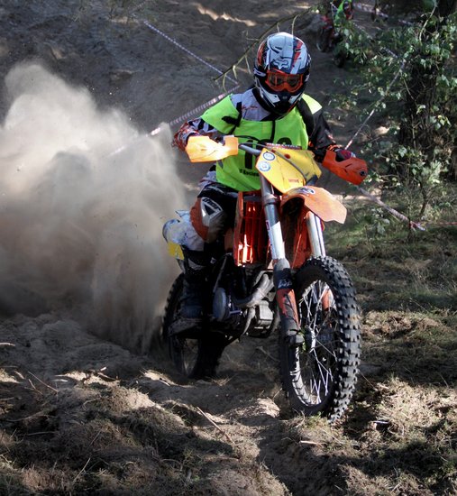 Prawie trzystu zawodników walczyło w kurzu i błocie