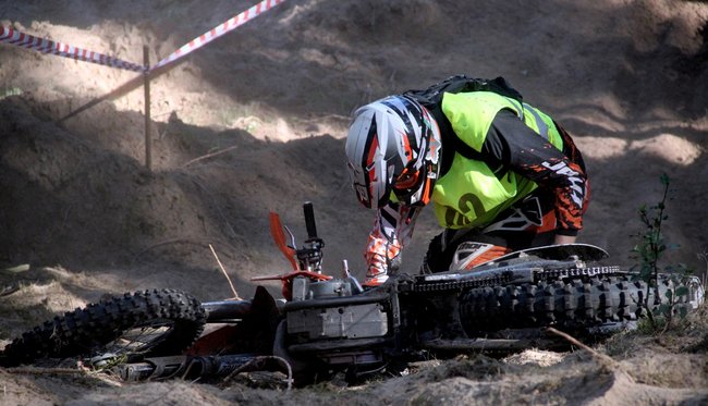 Prawie trzystu zawodników walczyło w kurzu i błocie