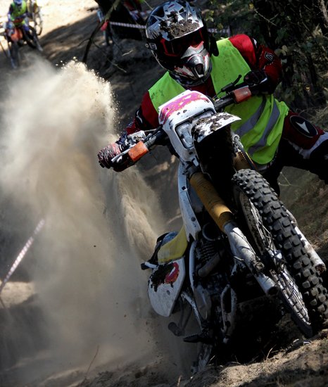 Prawie trzystu zawodników walczyło w kurzu i błocie