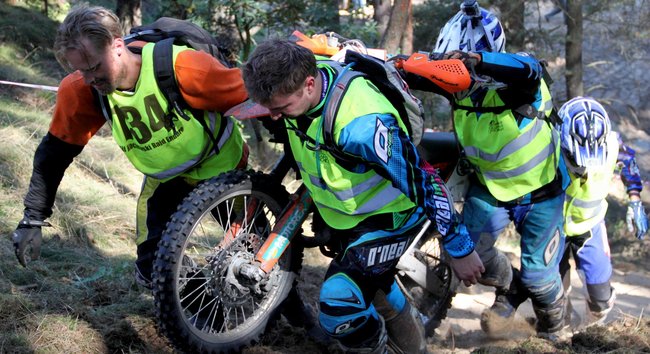 Prawie trzystu zawodników walczyło w kurzu i błocie