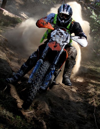 Prawie trzystu zawodników walczyło w kurzu i błocie