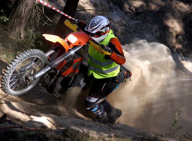 Prawie trzystu zawodników walczyło w kurzu i błocie