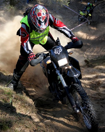 Prawie trzystu zawodników walczyło w kurzu i błocie