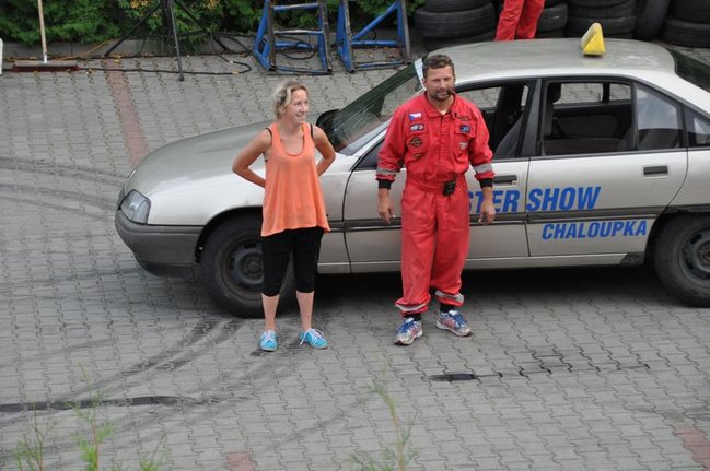 Potężne maszyny przy hali - fotorelacja