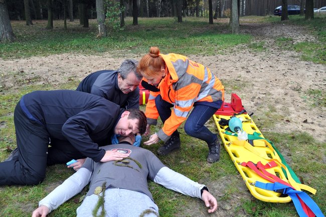 W terenie uczyli się ratować