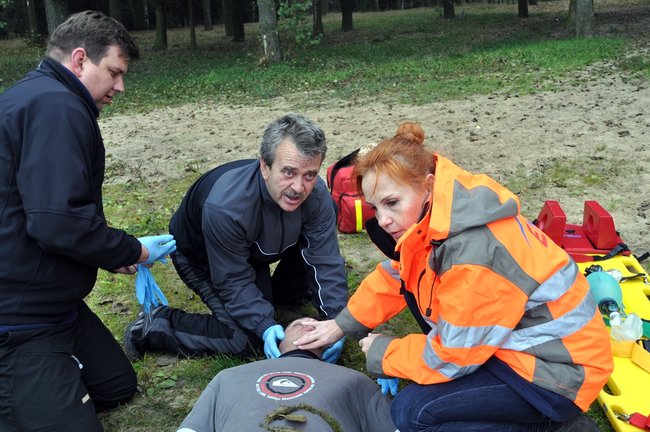 W terenie uczyli się ratować