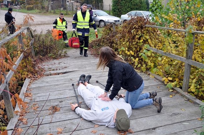 W terenie uczyli się ratować