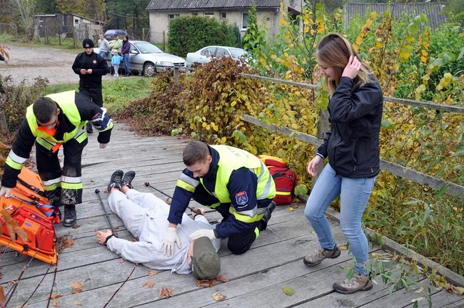 W terenie uczyli się ratować