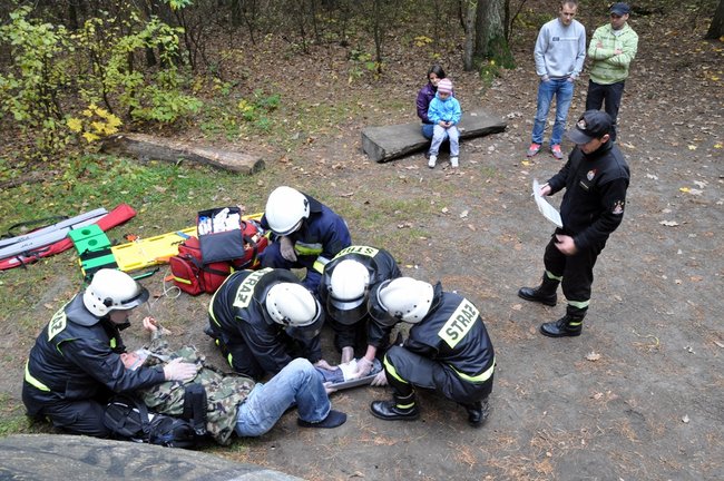 W terenie uczyli się ratować