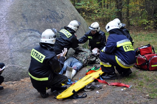 W terenie uczyli się ratować
