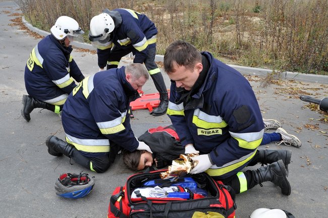 W terenie uczyli się ratować
