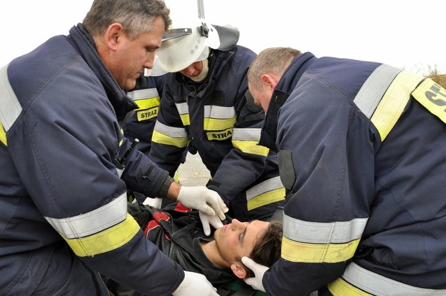 W terenie uczyli się ratować