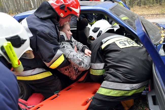 W terenie uczyli się ratować