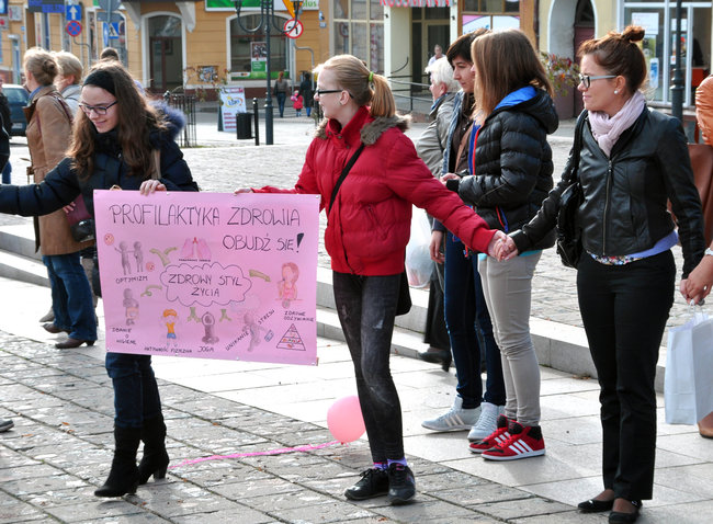 Młodzi budzą świecian