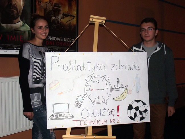 Młodzi budzą świecian