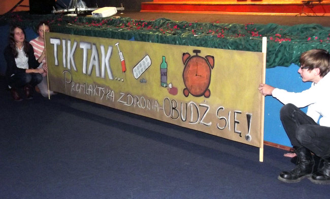 Młodzi budzą świecian