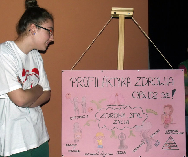 Młodzi budzą świecian