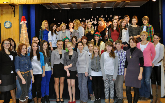 Młodzi potrafią przystroić świąteczny stół